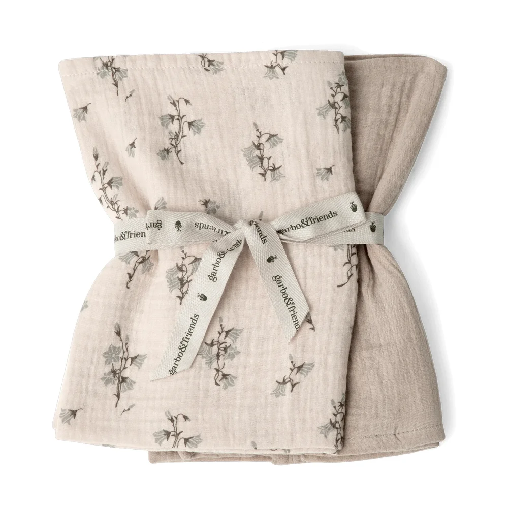 Bluebell Muslin teppe liten 2 deler v:4357812 Bluebell Muslin teppe liten 2 deler v:4357812